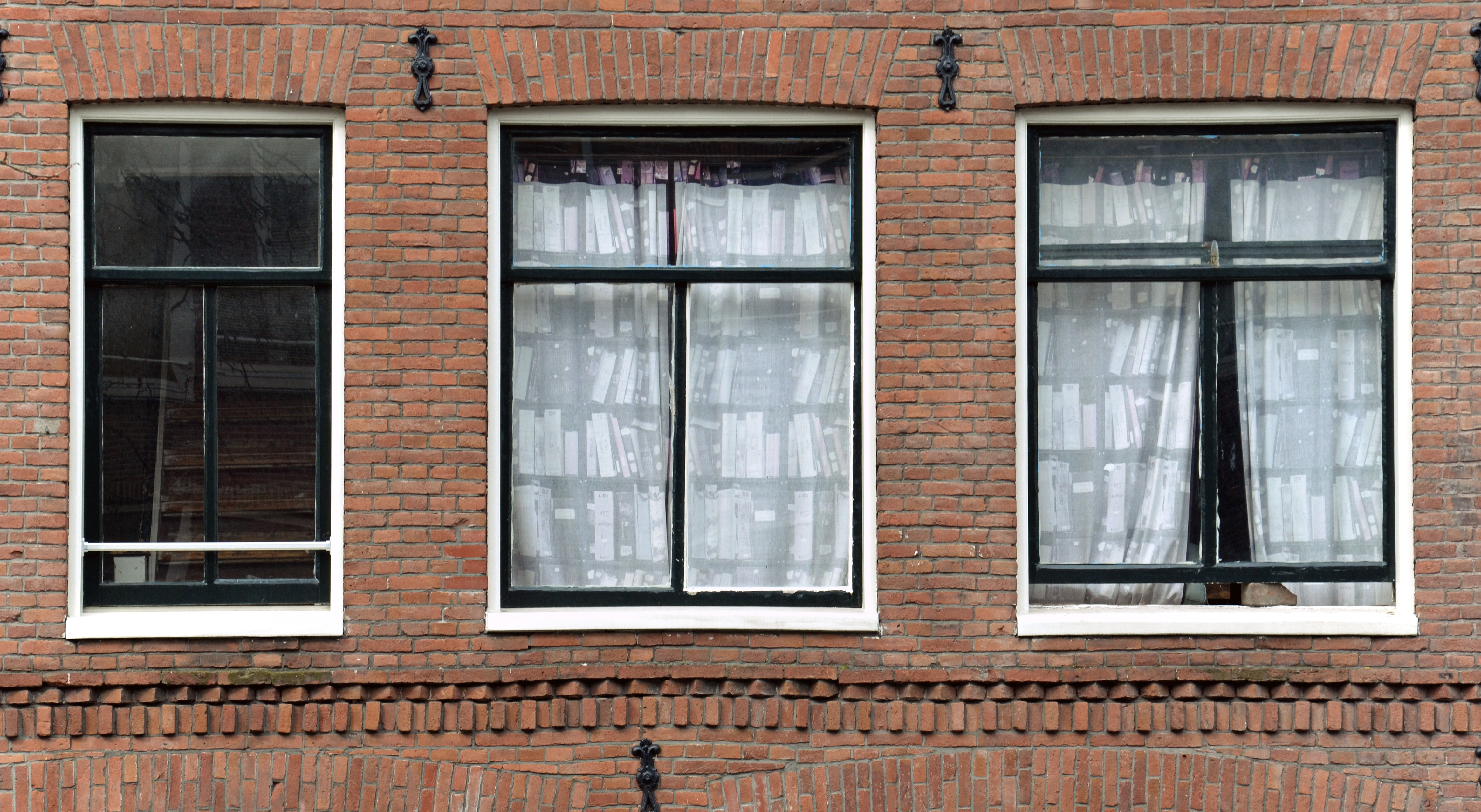 A House And A Home Window Stories Windows Of Amsterdam